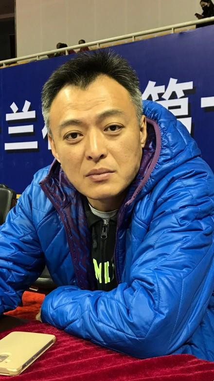 国乒主教练秦志戬,为培养马龙熬白了头,他的执教水准属于顶尖级 