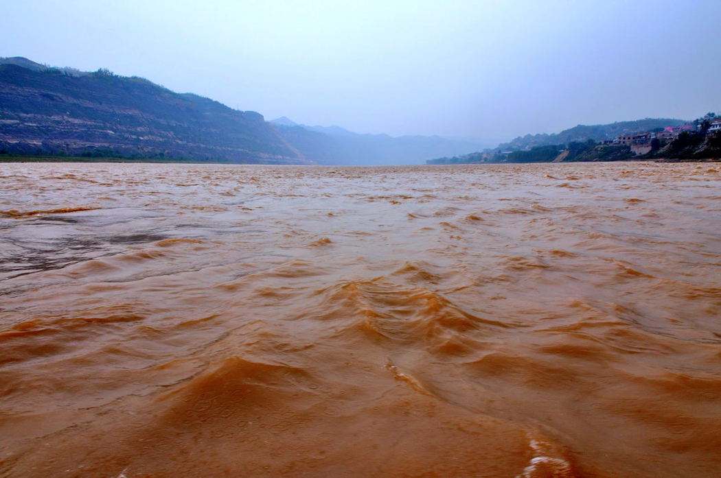 黄河的源头在哪里，黄河源头终于找到了，仅有碗口大小？