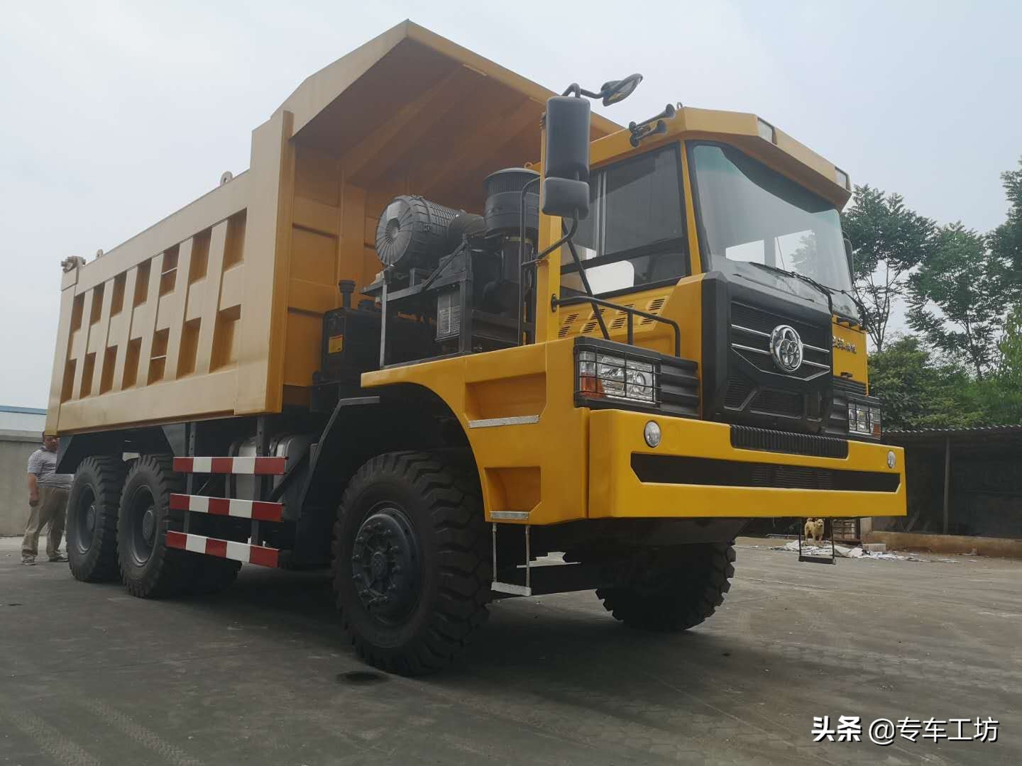 三环矿山专用自卸车
