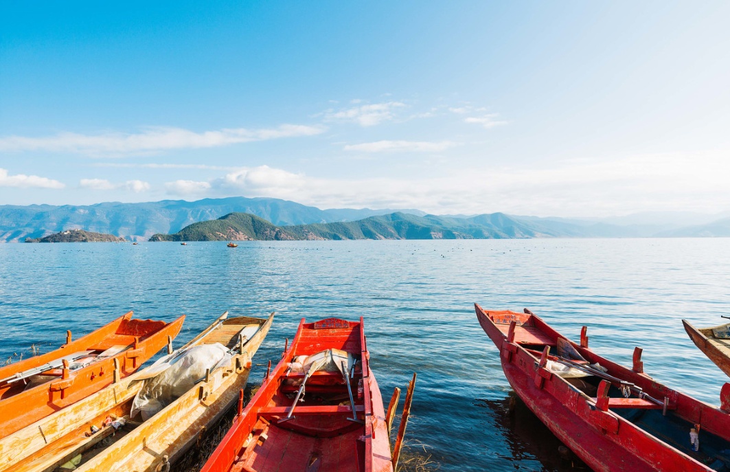 Coming to Lugu Lake will make people wonder if they are willing to forget the time and forget themselves in their dreams