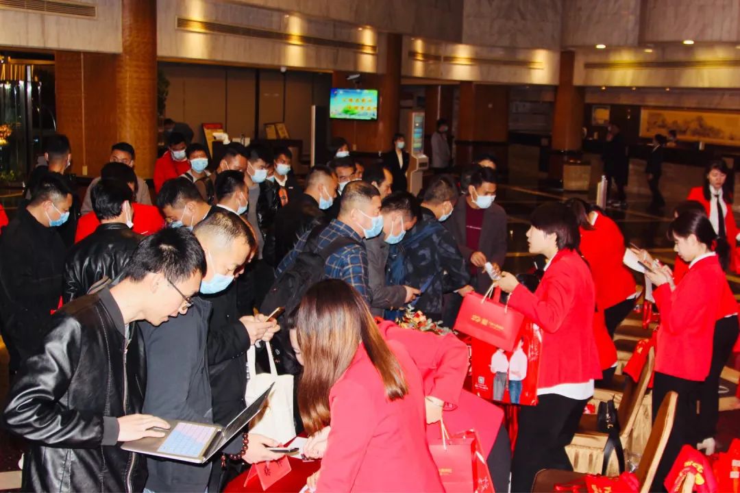 集成灶十大品牌万事兴20周年庆典火爆签到现场