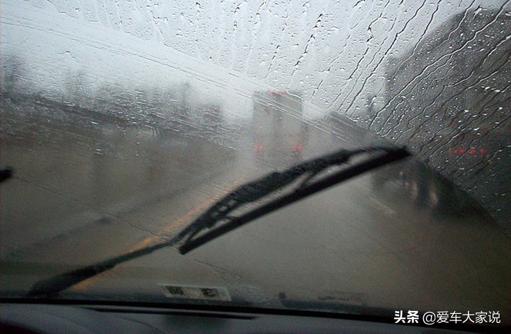 跑高速，進服務區的幾分鐘時間，如何快速檢查車輛狀況？