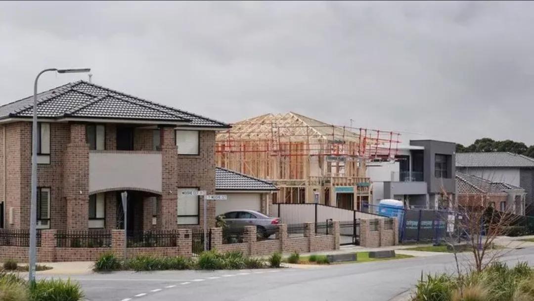 Bay couplet store: Low interest rate lasts to 2024! Turn on the water again 100 billion! Room city is waited for fly