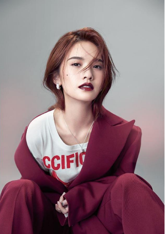 被李荣浩宠成女儿，人人羡慕的杨丞琳，背后却是“满腹委屈”