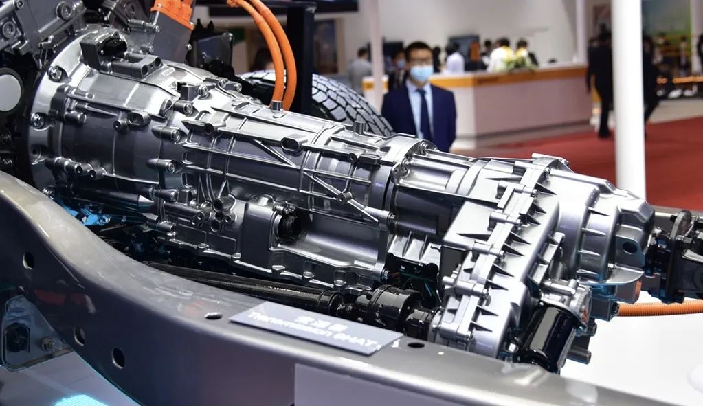 这款自主品牌6缸发动机，动力和奥迪S4一样，还更省油