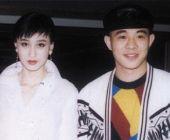 有种“尴尬”叫鲁豫问李连杰爷爷是谁，李连杰