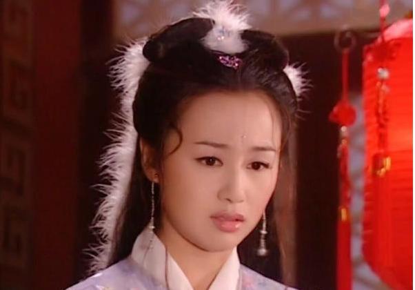 央视前一姐曹颖：为爱隐退娱乐圈，产后却得抑郁症，今现状如何？