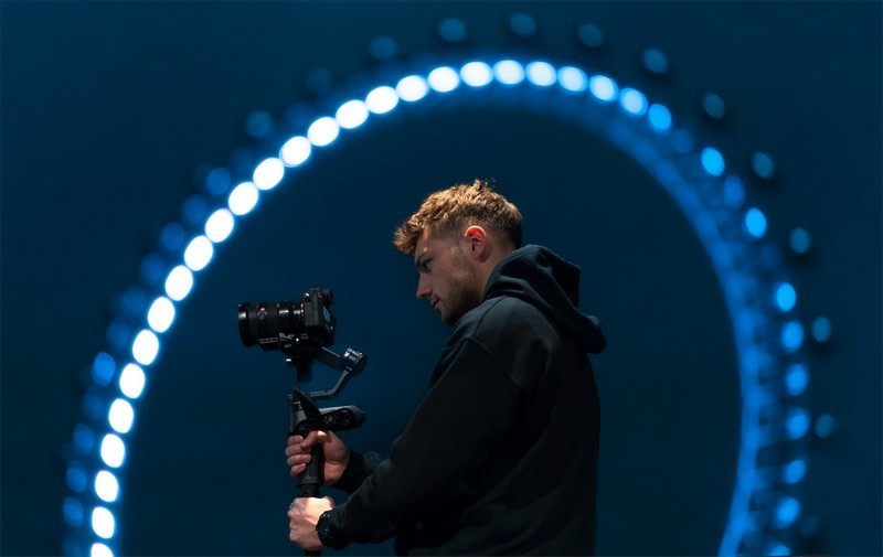 用上智云WEEBILL 2相机云台，轻松做摄影大师，视频想抖都很难