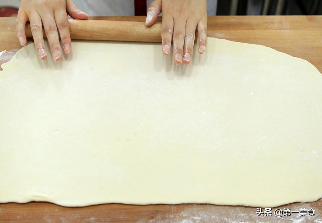 图片[5]-一碗面粉 一包牛奶 快速做出奶香盘阳饼 香甜松软 奶香四溢-起舞食谱网