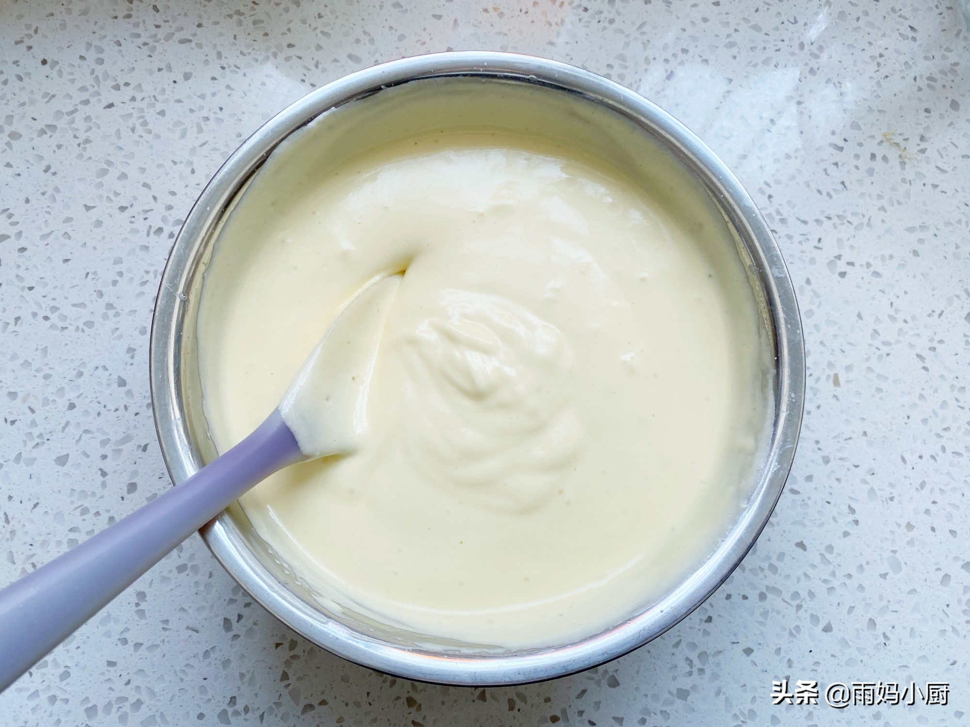 過年，想吃蛋糕自己做，1次成功不回縮不開裂，鬆軟美味又健康