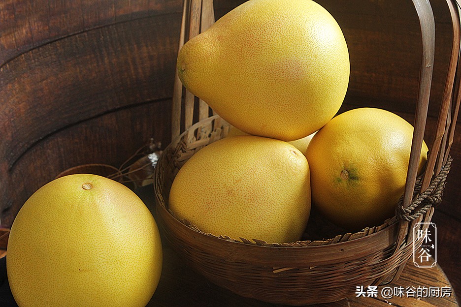 买柚子记住这4点，买再多都不会挑错，柚子香甜汁水多，太实用了