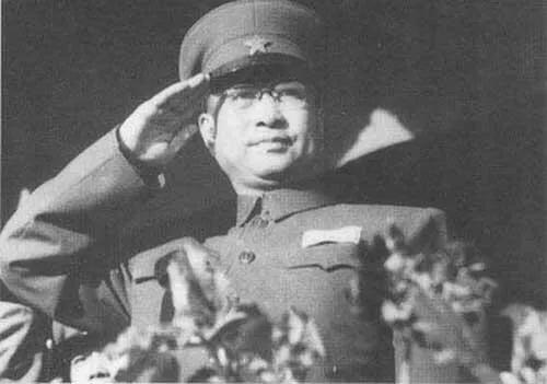 图片详解：建国以来，人民解放军经历的15次军服变迁发展历程