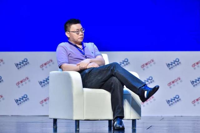 被龚虹嘉抛售后，王健林引入30亿国资，或许他将重登中国首富