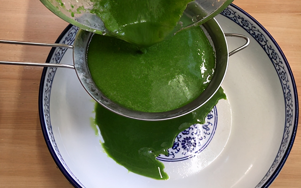 快過年了，蒸點五彩蔬菜饅頭過新年，鬆軟香甜，多彩多姿寓意好