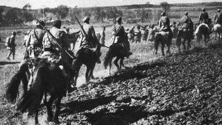 林彪与陈赓激烈相争，中央一封电报下决断，支