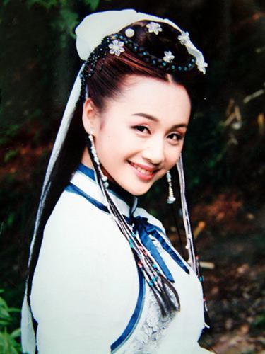 央视前一姐曹颖：为爱隐退娱乐圈，产后却得抑郁症，今现状如何？