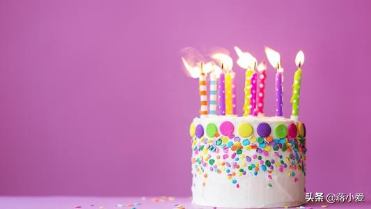 致自己生日感悟的句子，自己生日发朋友圈的说说：承蒙时光不弃图片