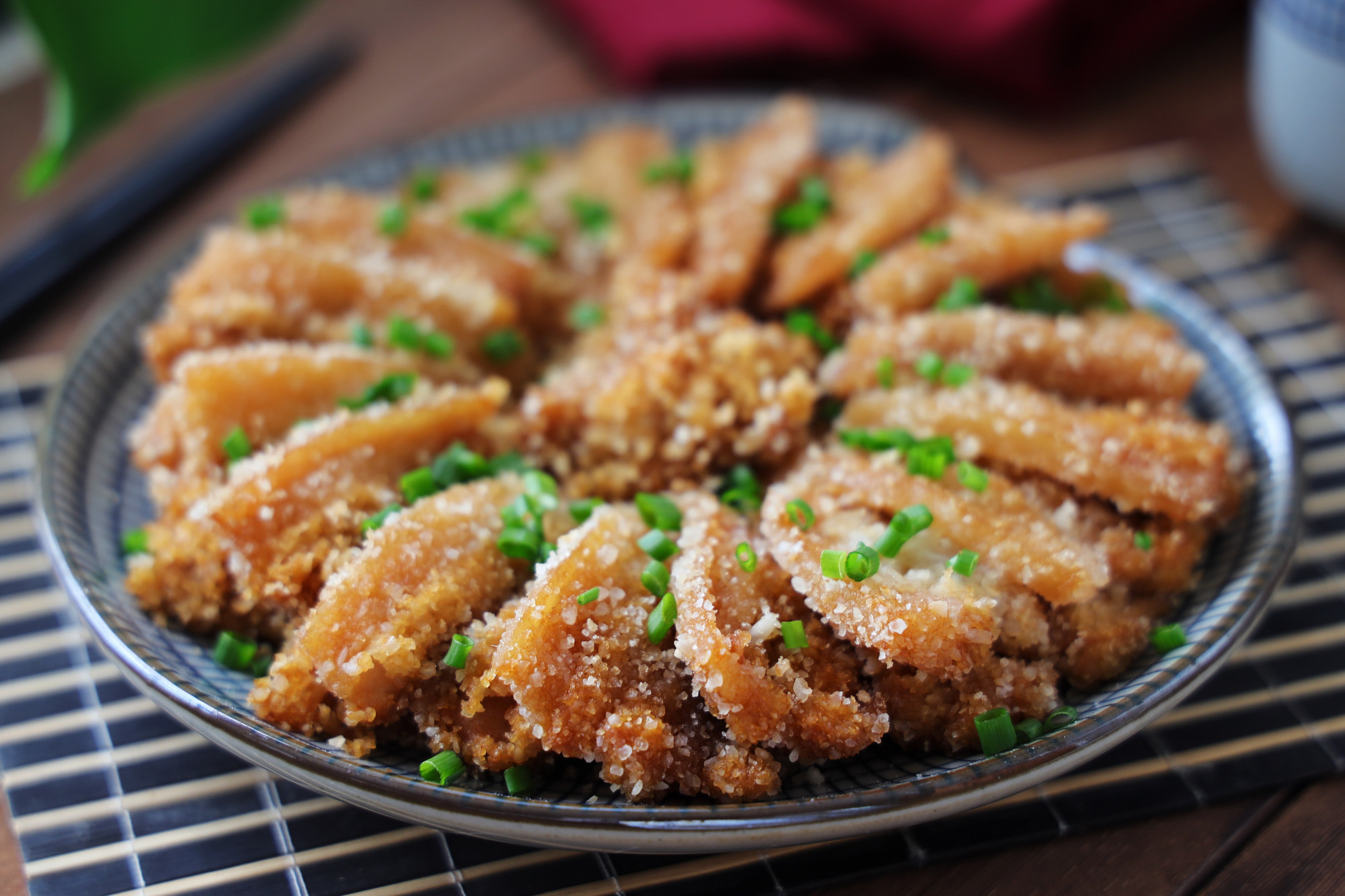 五花肉加上半碗大米，這樣吃不加一滴油，蒸一蒸，好吃不油膩