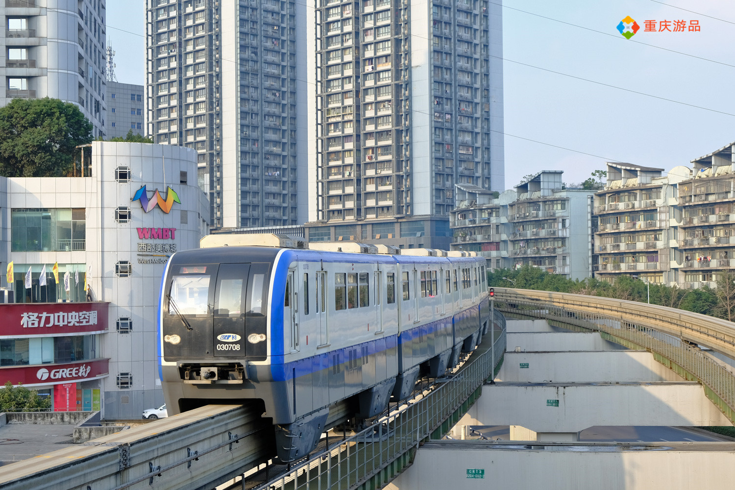 重庆最长的一条轨道线路，全线接近70公里，最高票价只要7元