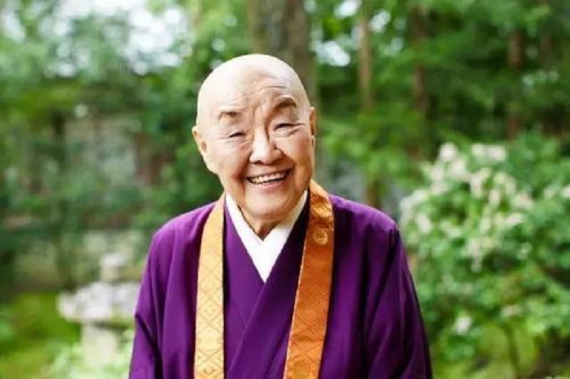 98岁尼姑吃酒喝肉，沉迷男色不守清规，却意外获得日本网友追捧