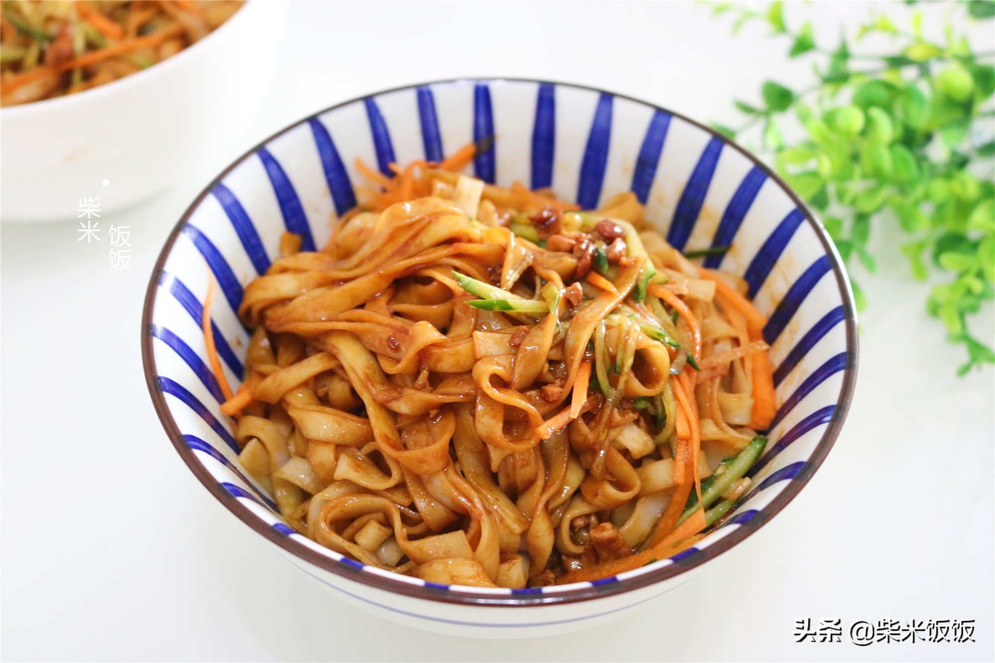 巨好吃的炸酱面，只要家常调味料，做法简单，夏天吃正合适