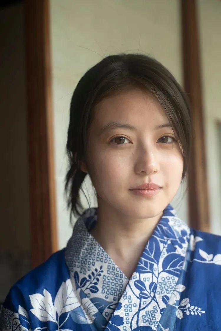 日本女星俏脸清纯今田美樱最新写真图片