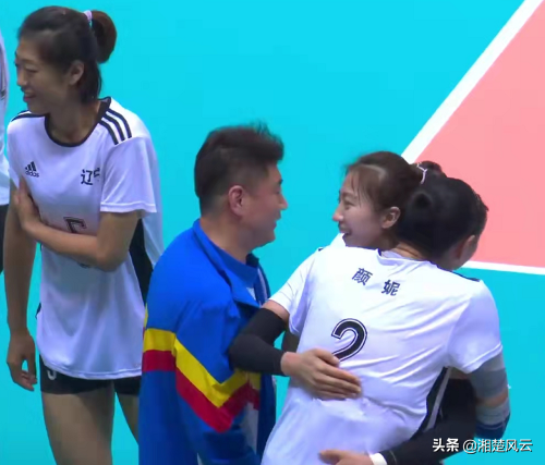 女排比赛首轮印象，三场打五局，欢笑与泪水纷