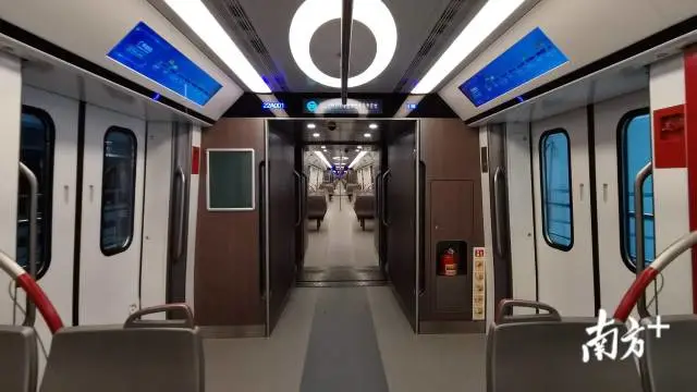 对标“复兴号”！中国最高时速地铁在广州首次亮相