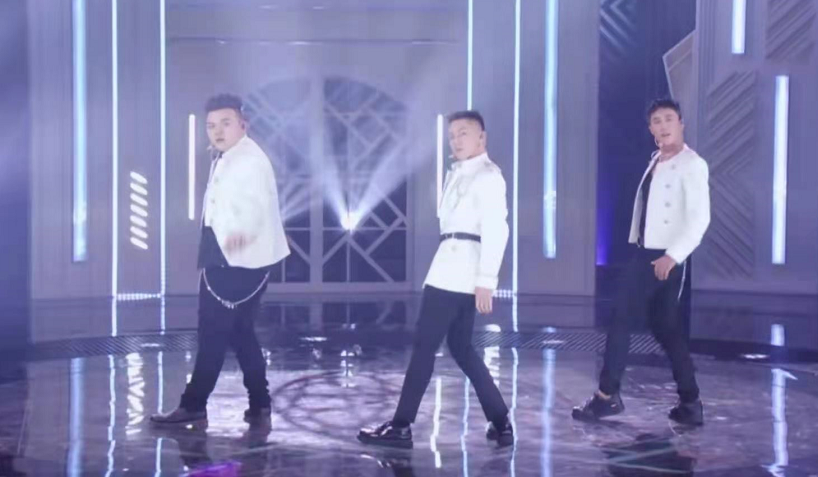 " chase after light elder brother " Du Chun uses consummate skill of hold up person, spit groove by Yang Mi, zheng Shuang said a fair word