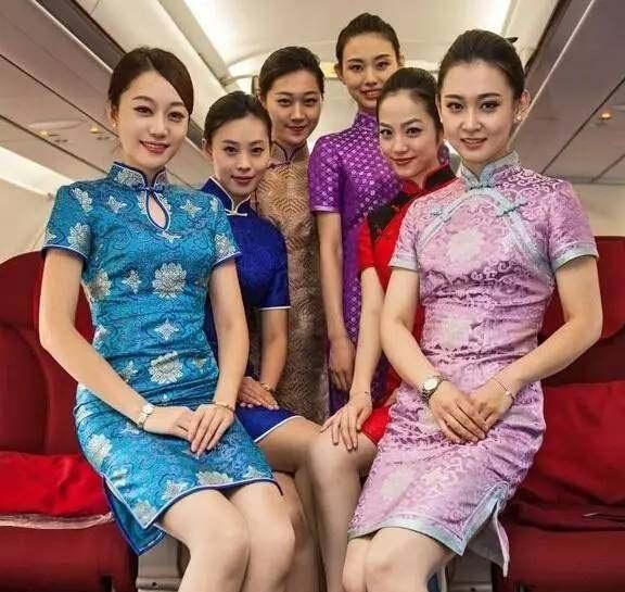 空姐一袭旗袍秀，复古又优雅，大气宏伟！让世