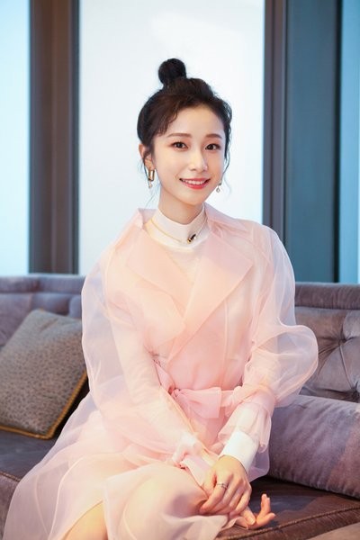5位瘦成皮包骨的明星，不分男女的减肥，当真要钱不要命？