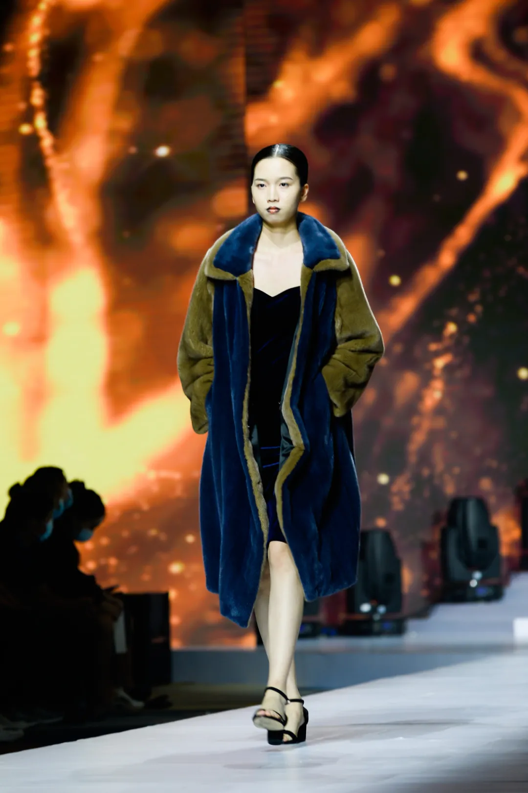 “艺无止境”——2021中国（余姚）国际裘皮时装博览会圆满闭幕