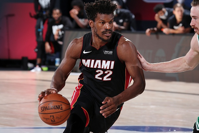 熱火首次半場領先，13號新秀迎來了大爆發，塔圖姆6投0中0分