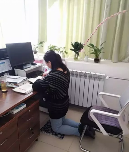 老师的温暖瞬间，哪个不戳中你的泪点？