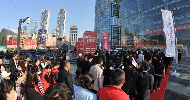 楼市下滑，有城市单月下跌1050元！小城市买房要