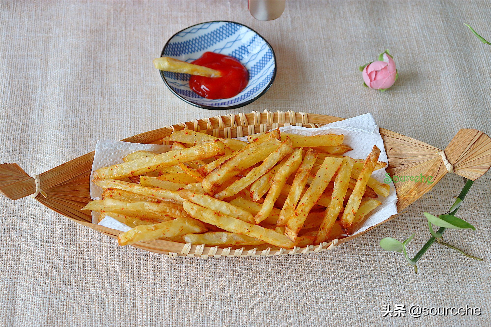 放暑假了，孩子想吃炸薯条不用买，在家简单实惠，比麦当劳还酥脆
