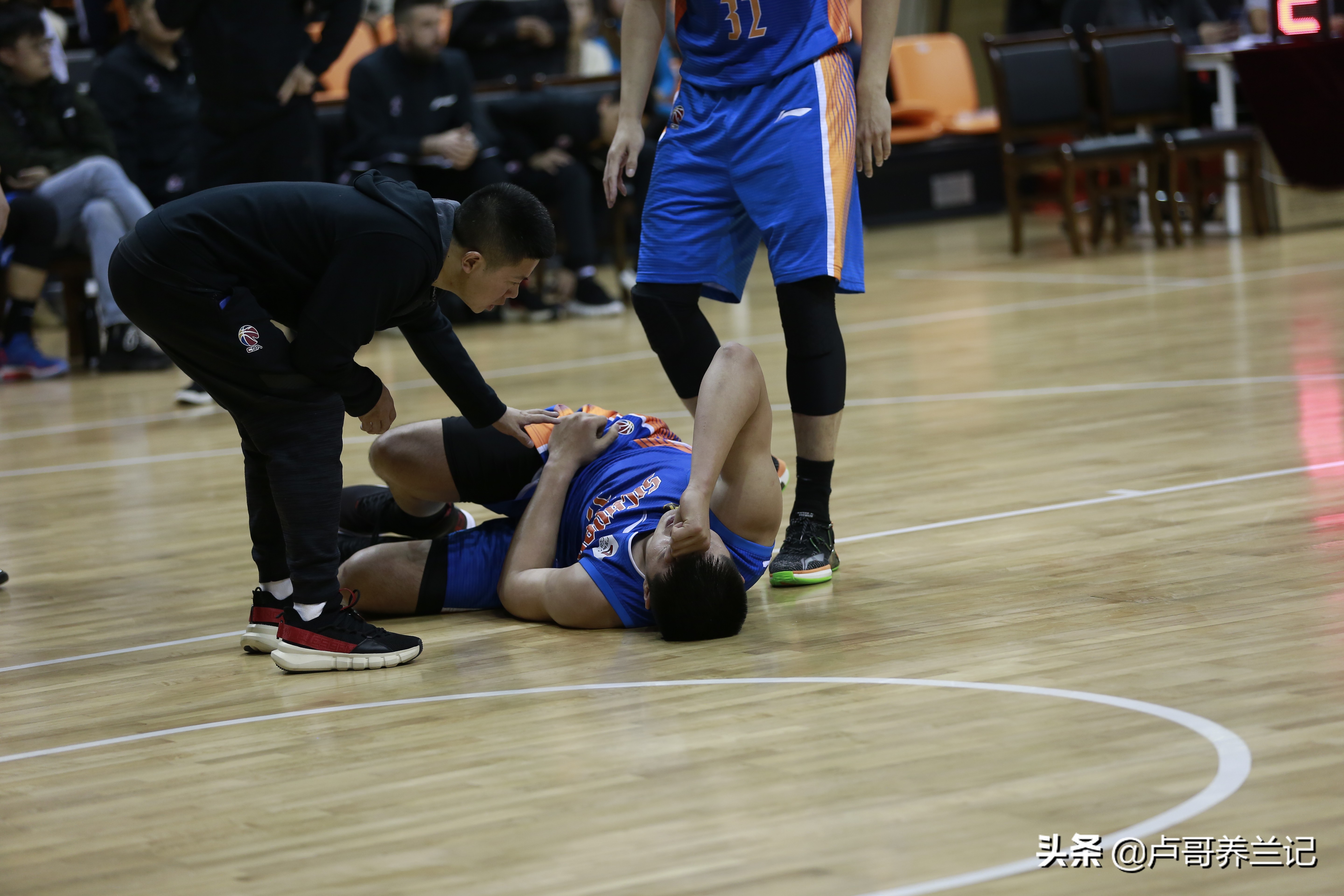 cba季前赛哪里有回放(不看NBA我拍CBA:季前赛安顺站深圳100-77 四川，精彩回放看过来)