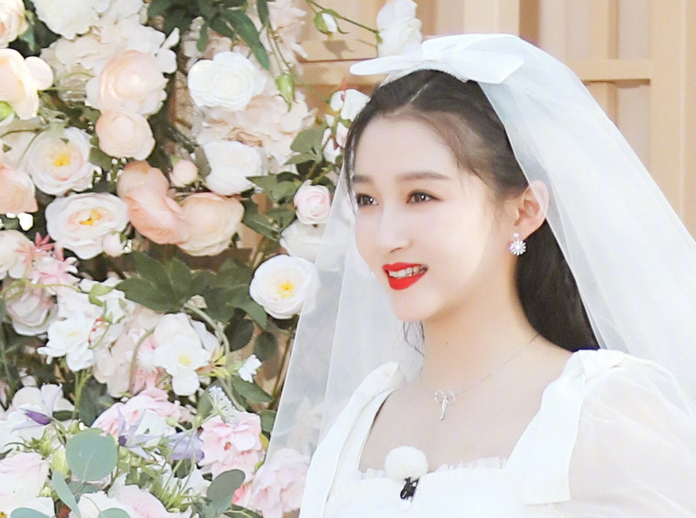 鹿晗新剧《穿越火线》预告已出，新造型连8年老粉都认不出，期待