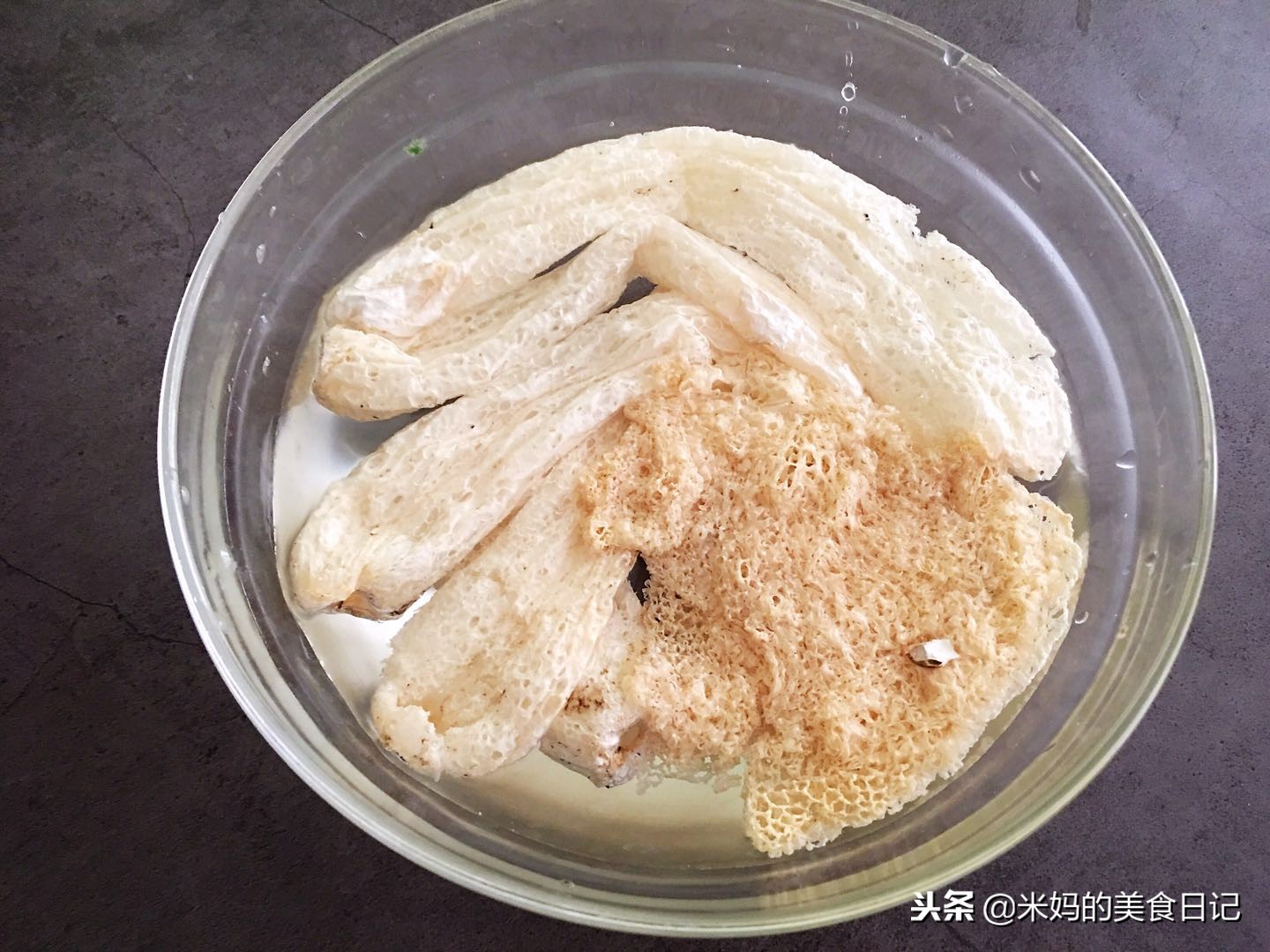 图片[5]-鲫鱼竹荪汤做法步骤图 贵也要吃味道特鲜美-起舞食谱网