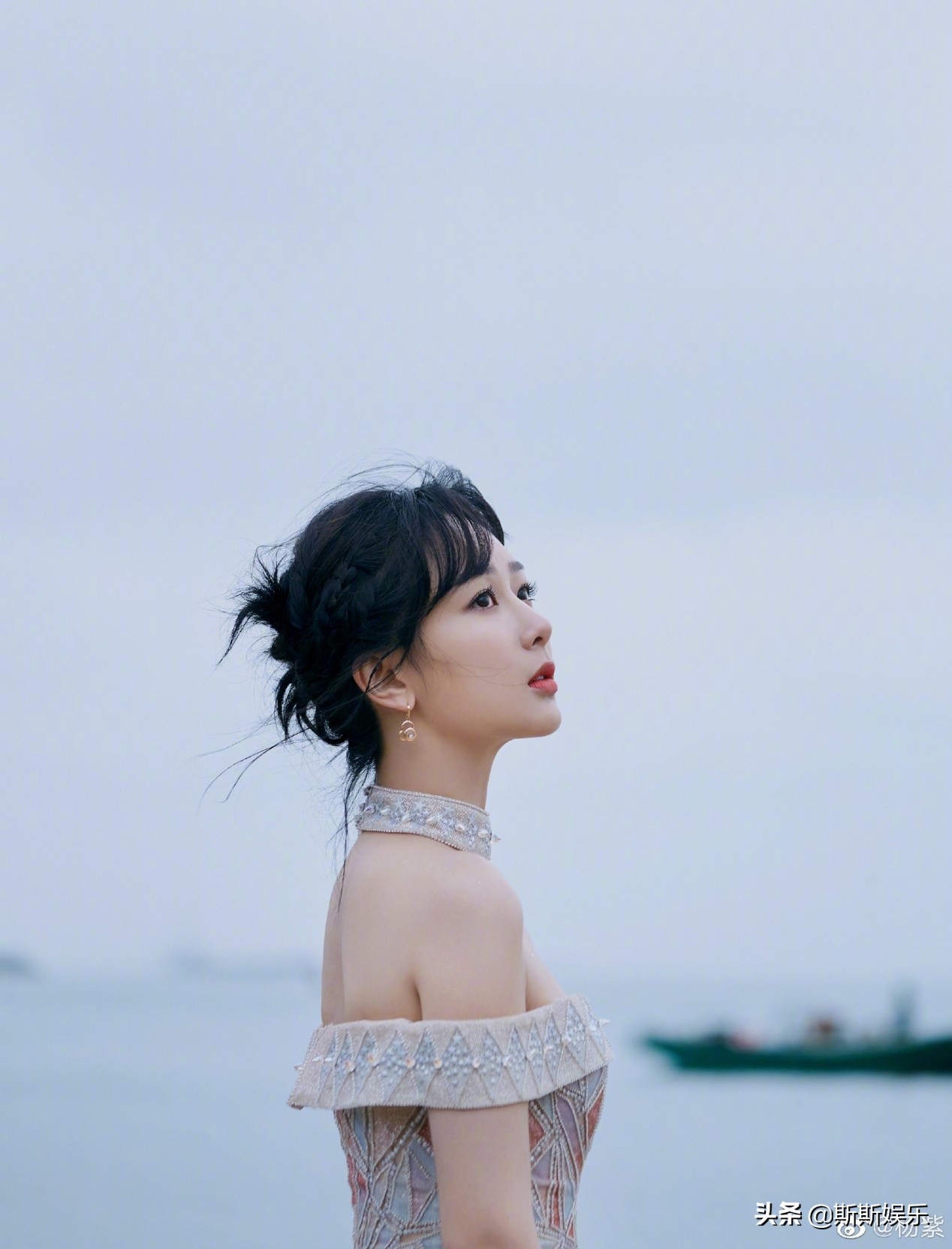 杨紫黑粉被罚10万，被告后却装病卖惨，法庭上哭