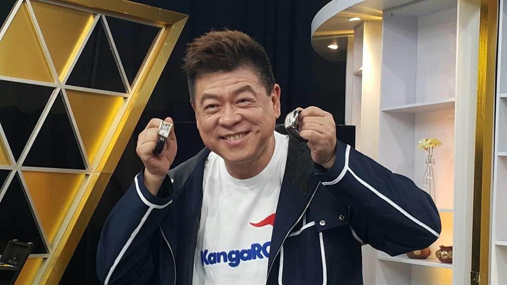 20 years lie between to meet when Luo Zhixiang and Sun Derong: Division apprentice happiness is embraced, laugh at enemy of die out favour