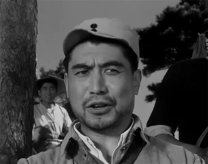 《地雷战》幕后故事:3位原型人物已不在,偷地雷的渡边也去世了