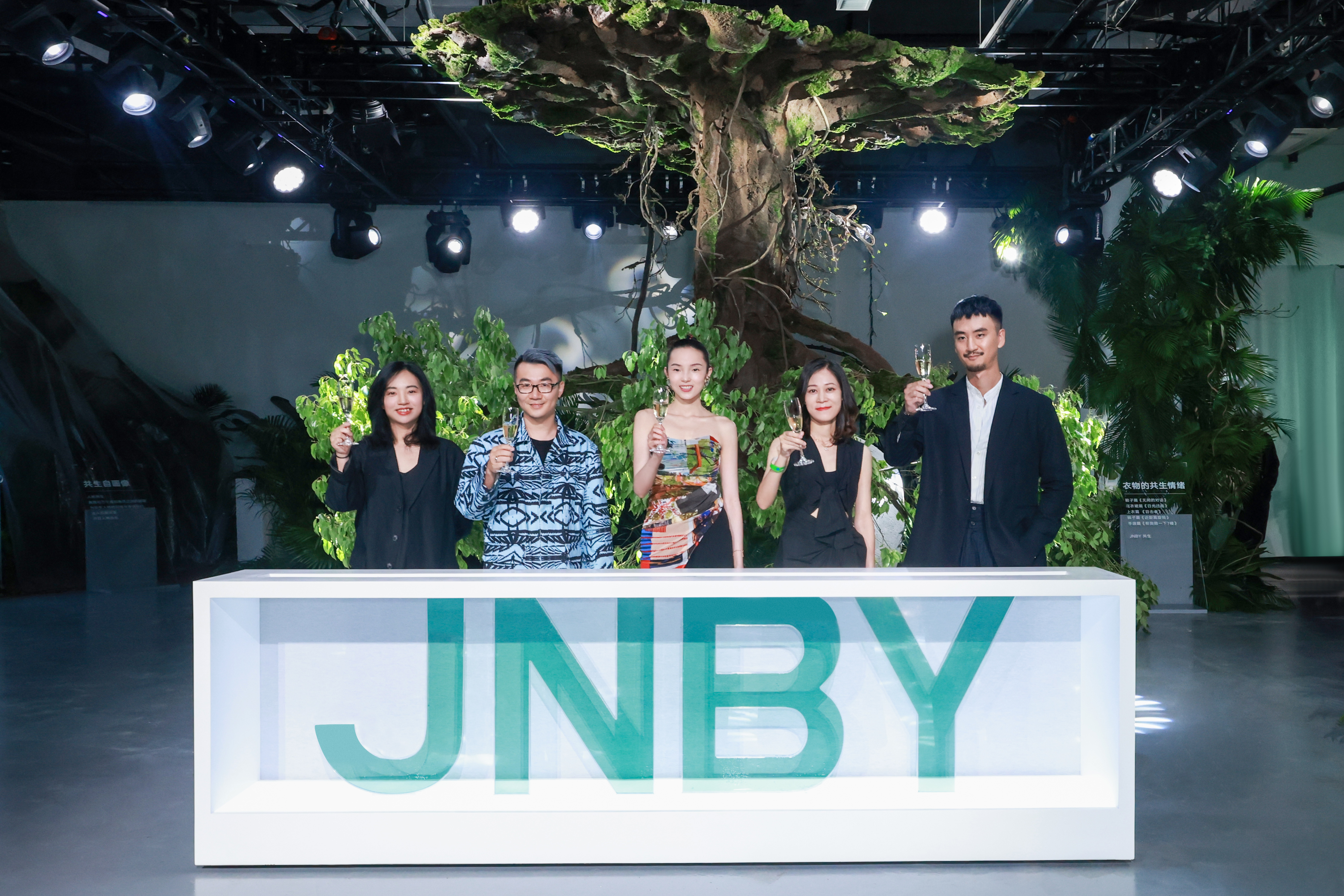  JNBY 2021“共生温室”快闪创意
