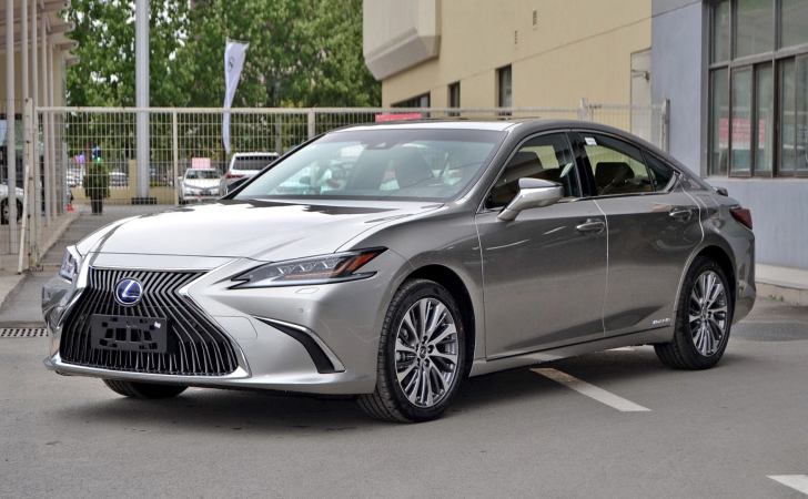 The Lexus ES of the medium and large sedan has a starting price of ...