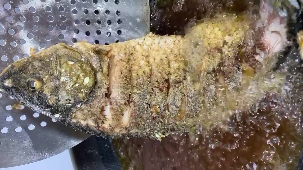 How to make braised fish delicious?  2 links are very important, the meat is fresh and tender, not fishy and tasty