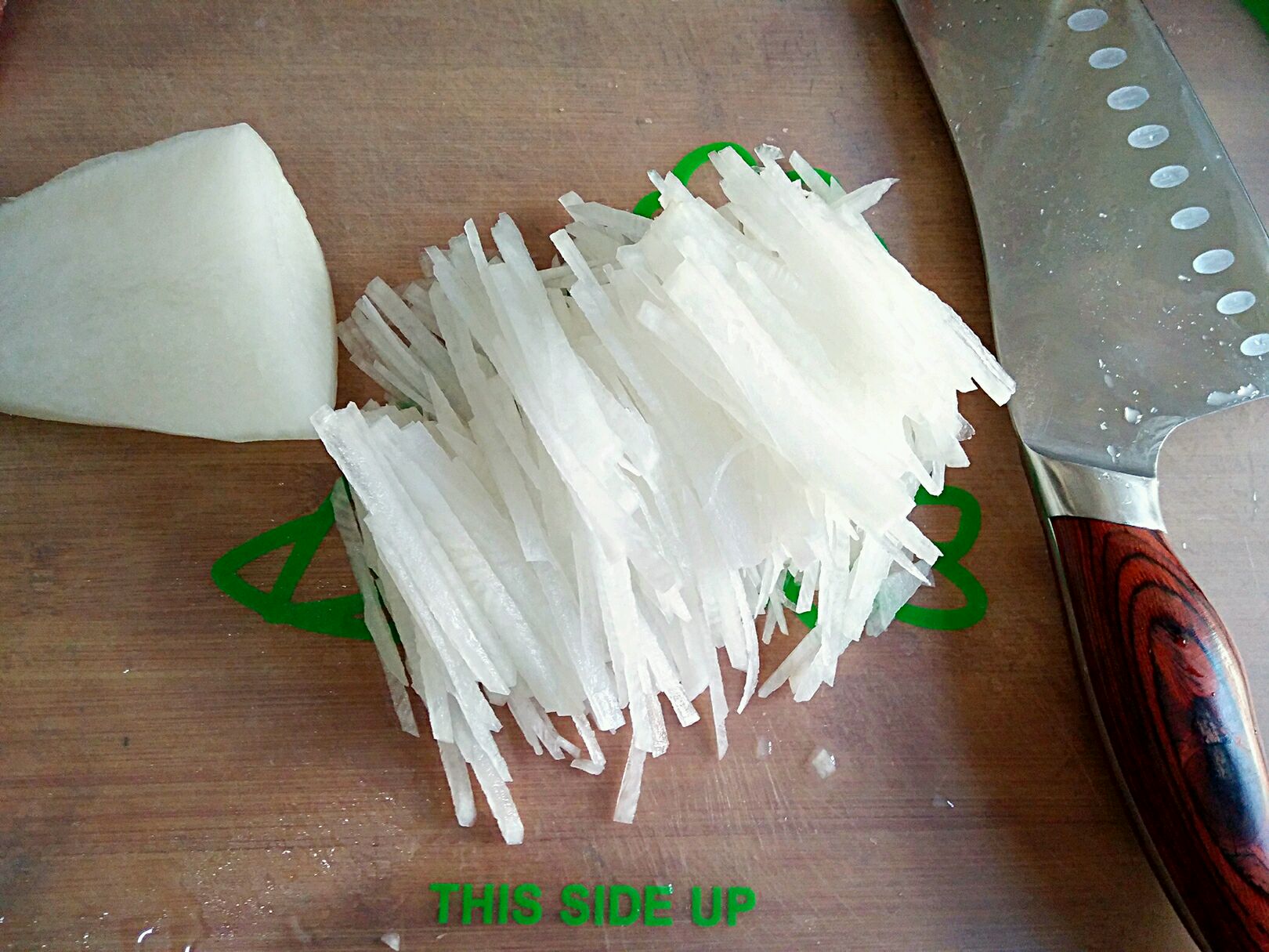 廣式蘿蔔糕，鹹甜軟糯、美味營養高，做法簡單，分分鐘就能學會