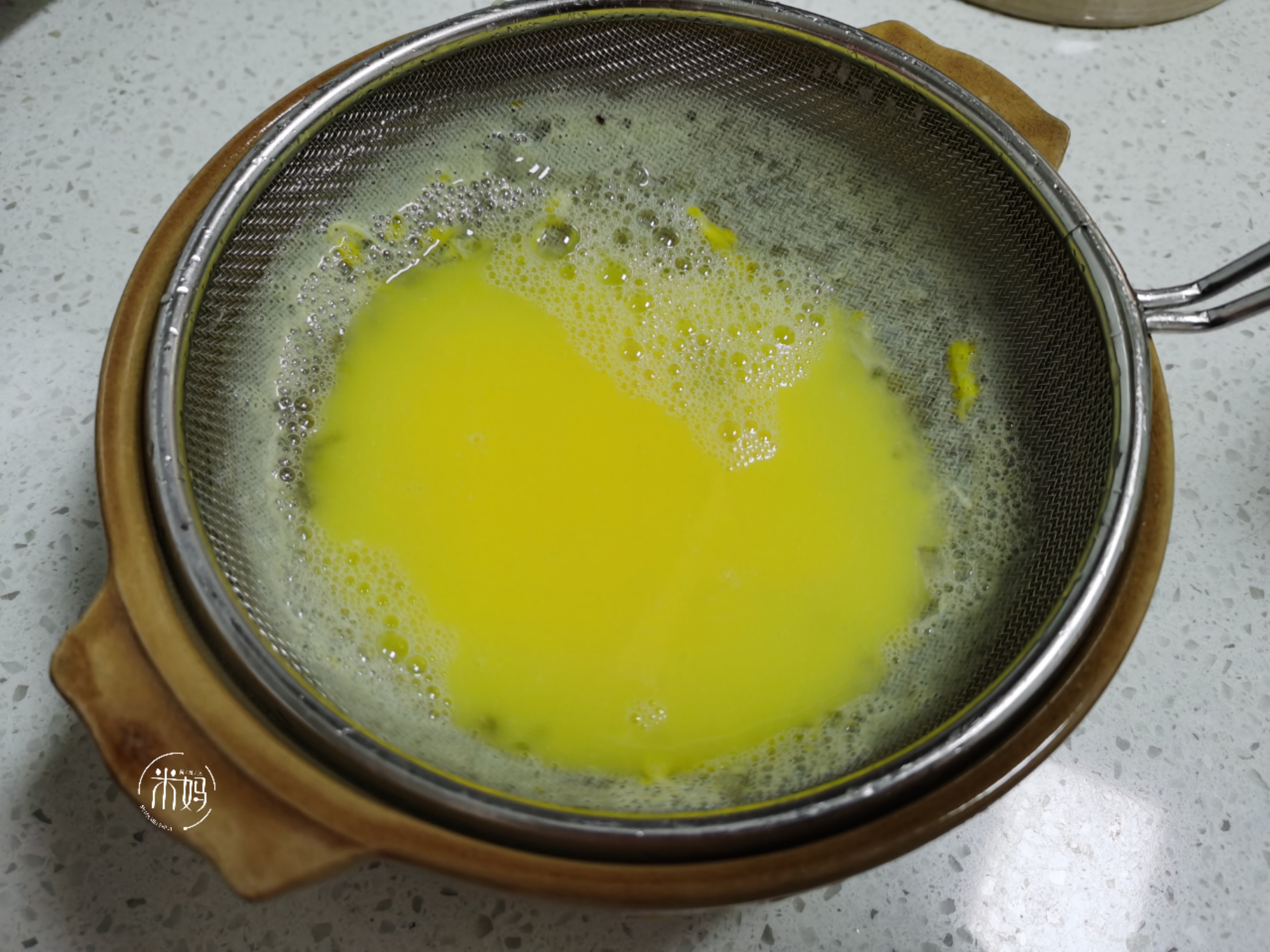 图片[7]-蒸鸡蛋羹的技巧做法步骤图 鸡蛋无气孔光滑如镜-起舞食谱网