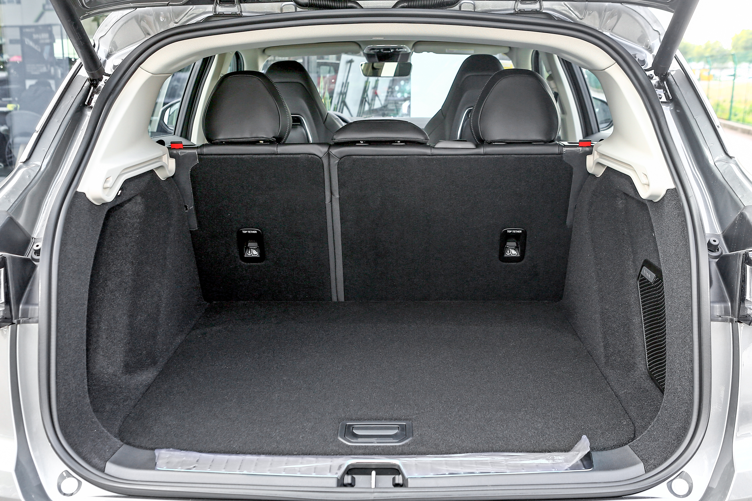 2021款领克01，CMA平台，2.0T+8AT，特点鲜明