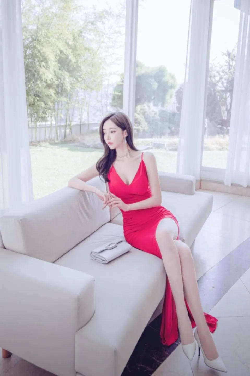 The goddess Sun Yunzhu, one of the four major clothing models in South ...