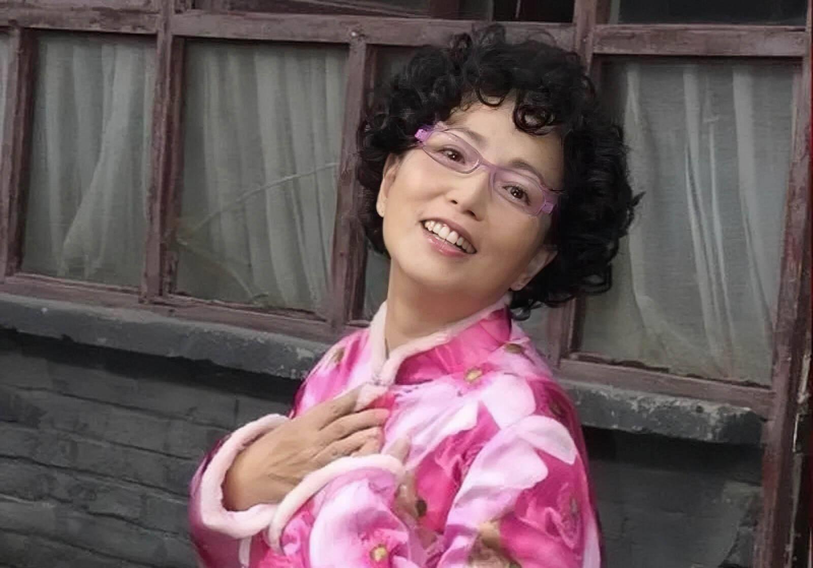 Hong Kong actress bids farewell to the film industry and transforms ...